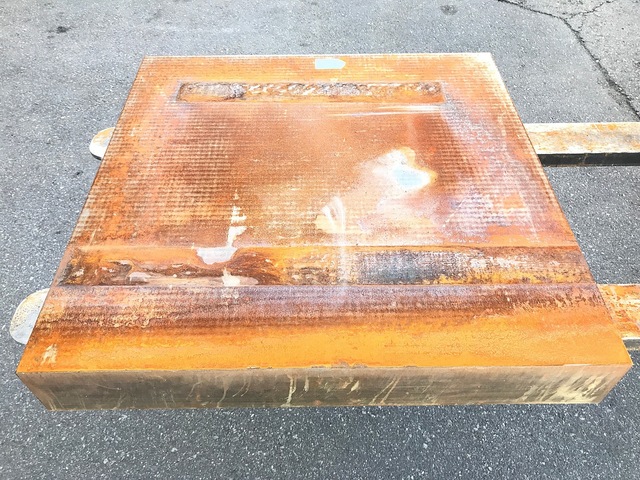 不明  Surface plate/Workbench Image 1