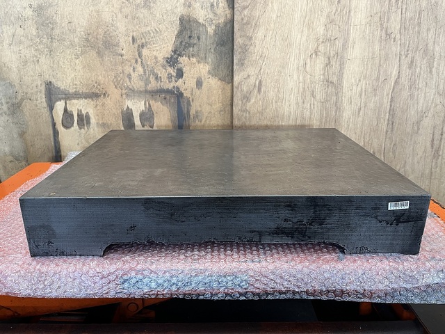不明  Surface plate/Workbench Image 1