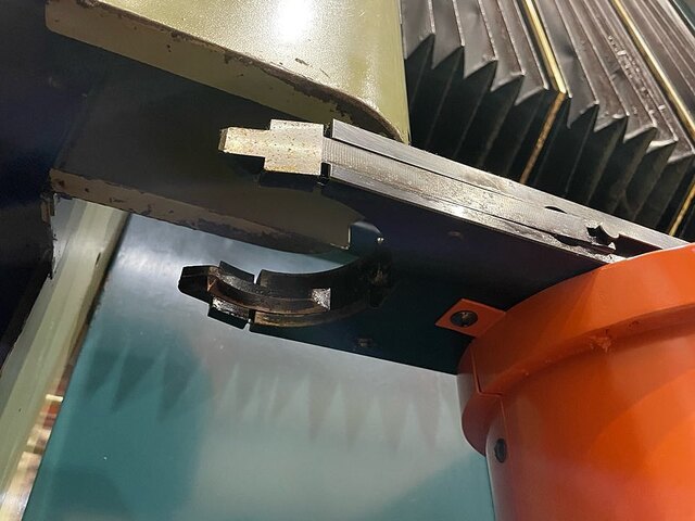 倉敷機械 KMV-130Z 門型マシニングセンタ/五面加工機 の画像 10枚目