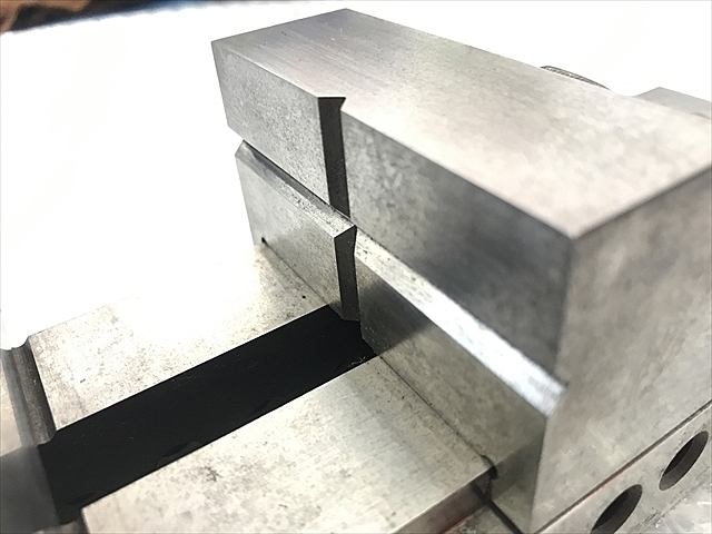 HIKARI SEIKI HLE-100 Vice Image 4