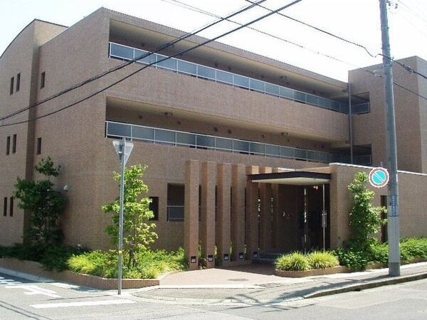 兵庫県神戸市東灘区岡本２丁目