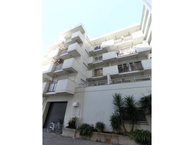 大阪府大阪市浪速区桜川１丁目