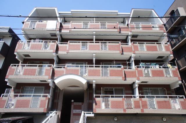 ジュリアス中山手