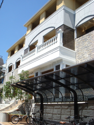 兵庫県神戸市中央区山本通３丁目