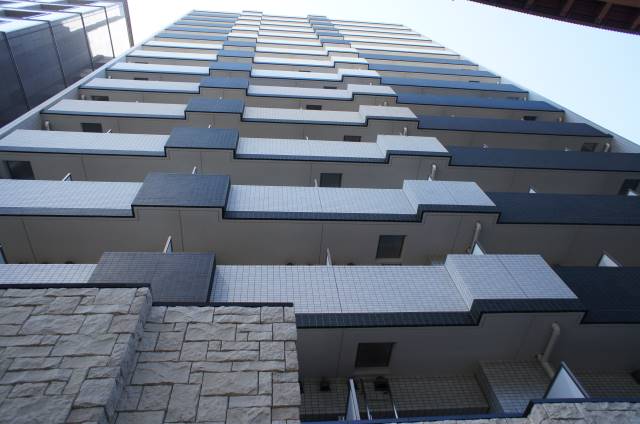 兵庫県神戸市中央区浜辺通４丁目