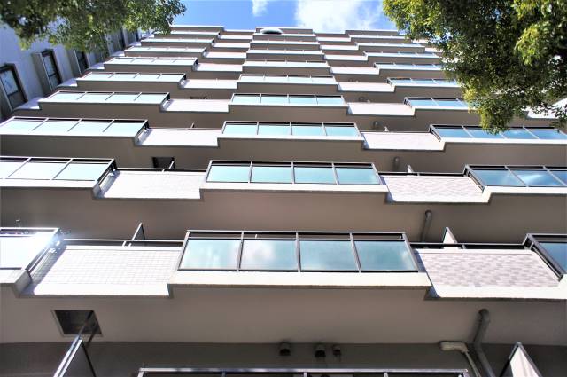 兵庫県神戸市中央区浜辺通３丁目