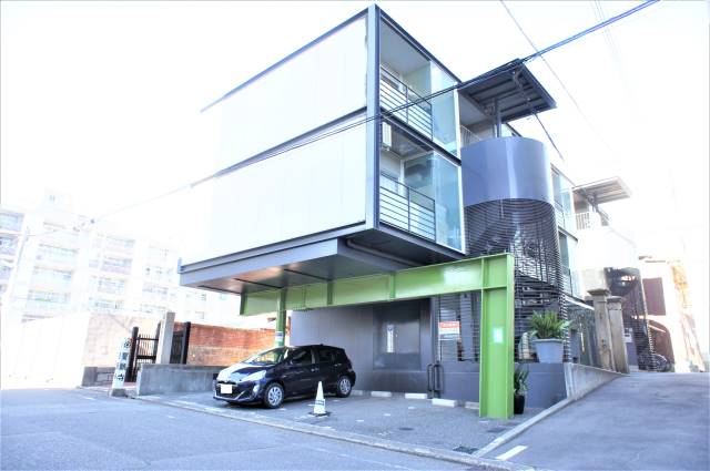 兵庫県神戸市中央区下山手通８丁目