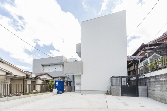 福岡県福岡市博多区那珂１丁目