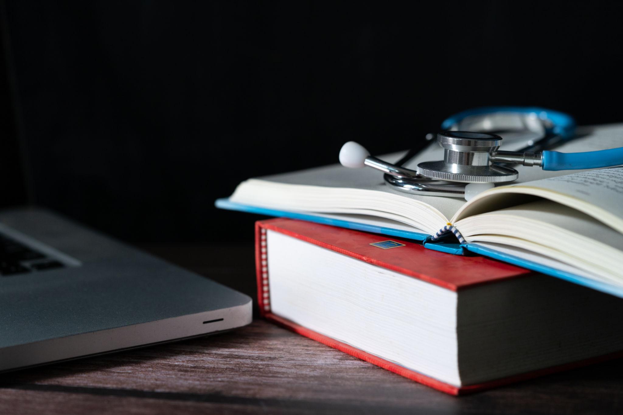 研修医におすすめの医学書10選｜未経験から役立つ必読書ガイド