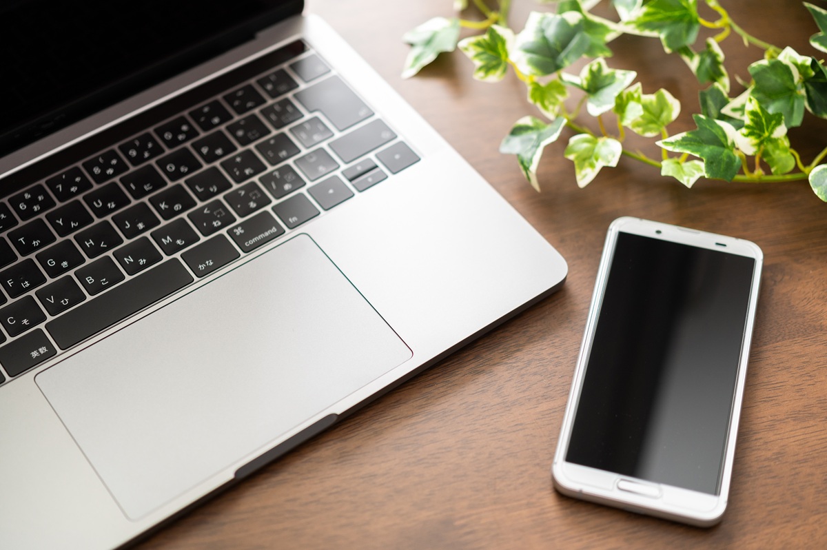 パソコンとスマートフォン