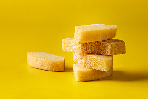 ふわふわ、しっとり。すーっと溶ける＜ソフトバウムクーヘン＞のイメージ