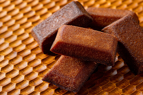 はちみつの芳醇な味わいに、焦がしバターを忍ばせたフィナンシェのイメージ