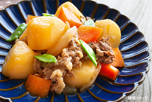 しっとり食感と甘みを楽しむ肉じゃがのイメージ
