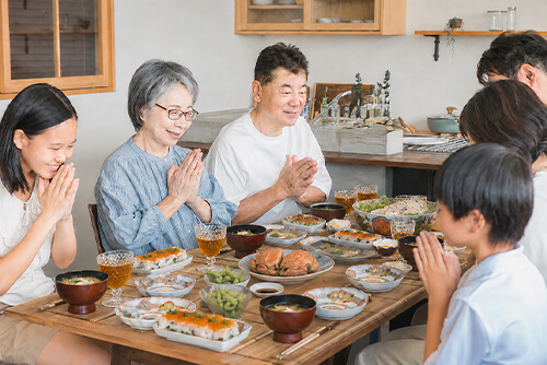 これから控える夏の集まりの食卓にのイメージ