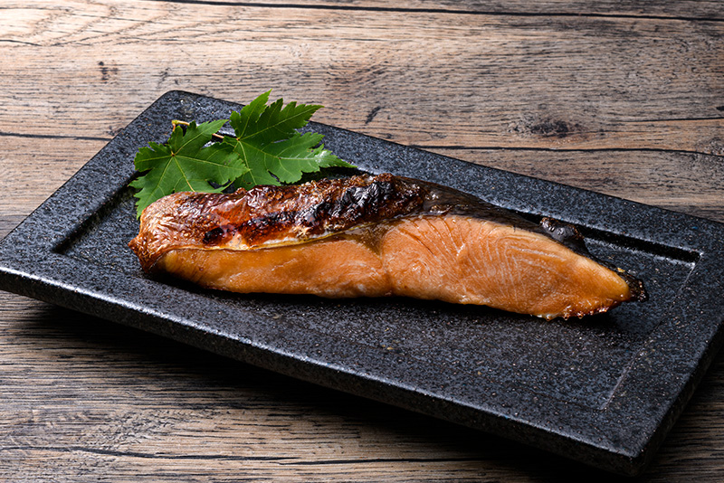 “干さない”干物だからおいしい。旨みを凝縮しつつ、身はふっくらのイメージ