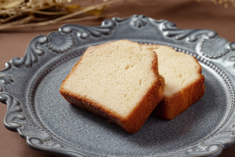 ふわりと軽い。口溶けのよさが魅力の米粉で作ったパウンドケーキのイメージ