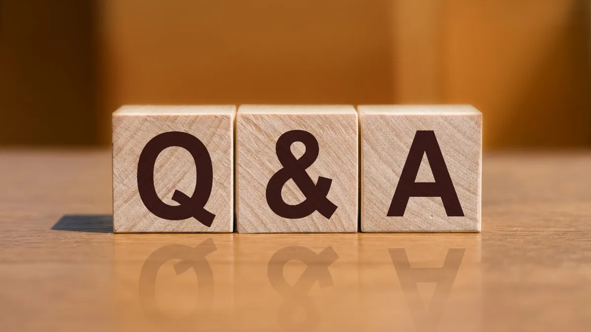 Q&Aと書いてあるブロックが置いてある