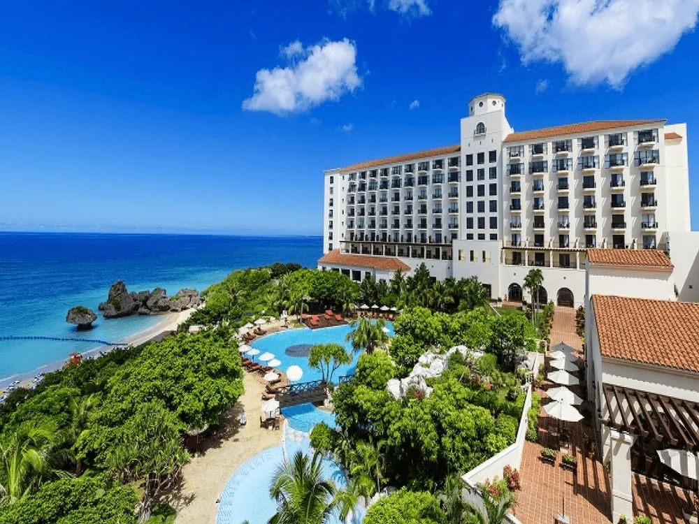 【スカイマーク年末年始セール!】沖縄本島屈指の透明度を誇るニライビーチが目の前!ホテル日航アリビラと航空券のリゾートパッケージプラン_1 【スカイマーク年末年始セール!】沖縄本島屈指の透明度を誇るニライビーチが目の前!ホテル日航アリビラと航空券のリゾートパッケージプラン_1