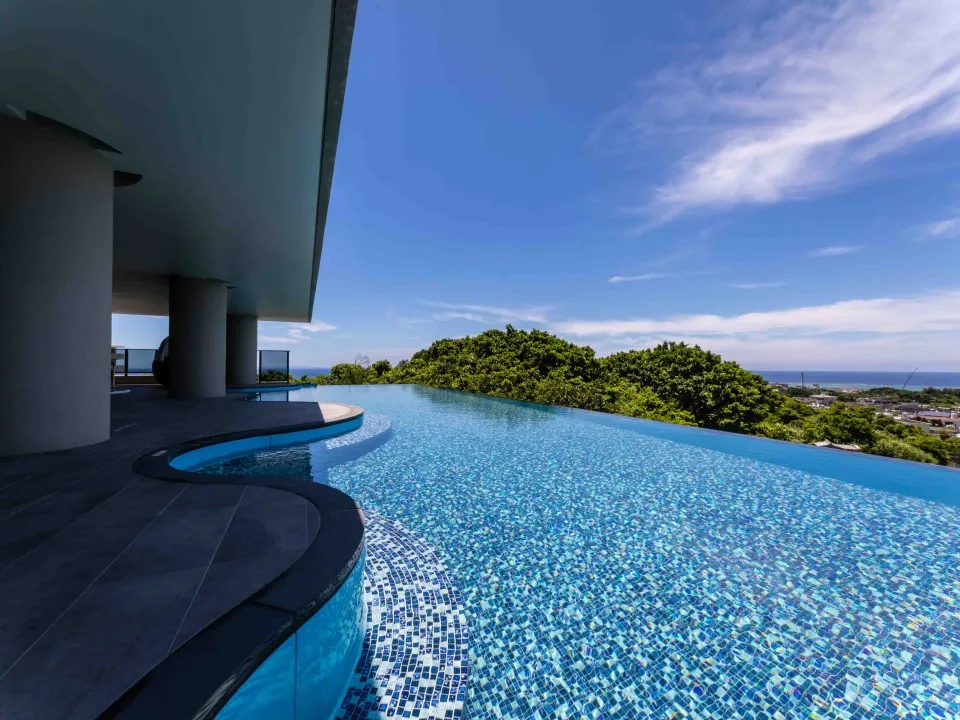 infinity pool in day time