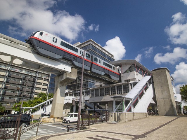 ゆいレール「壺川駅」1