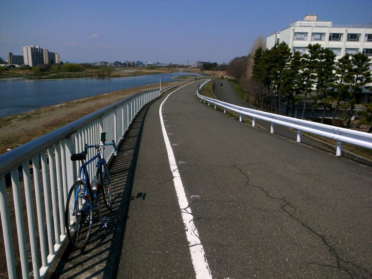 多摩サイとの出合いでは、このジグザグ坂を走るよう指示される