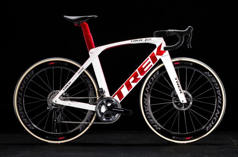 ツール・ド・フランスでも活躍するカーボンロードバイク『Madone SLR Disc (マドン)』