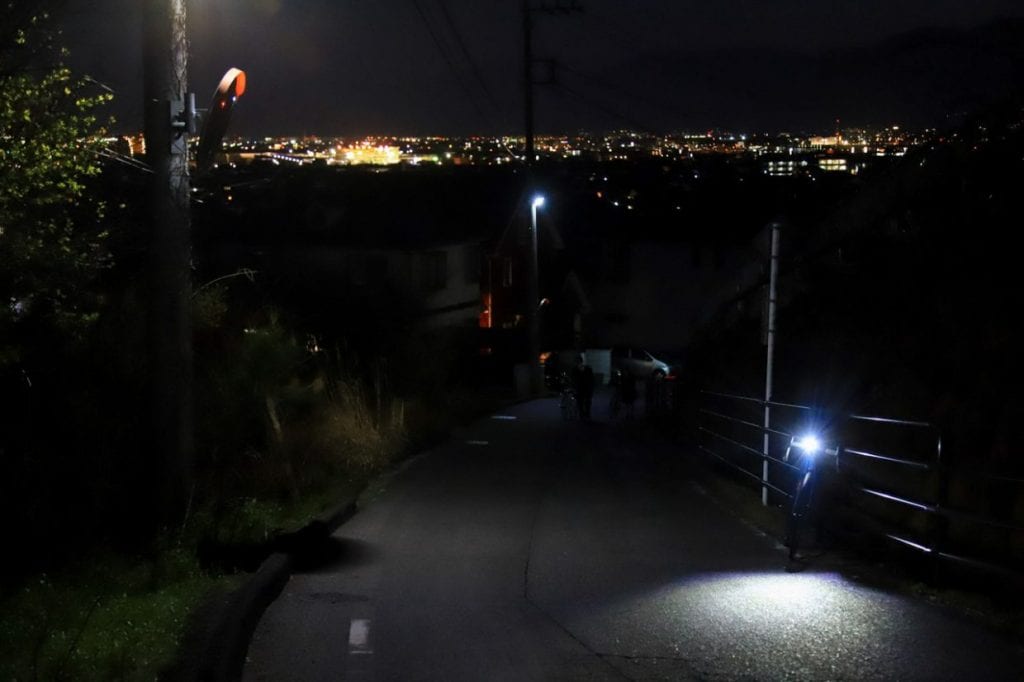 夜は夜で、いつもの道も自転車で走ると非日常感が溢れます。ライトは明るいものをおすすめします!
