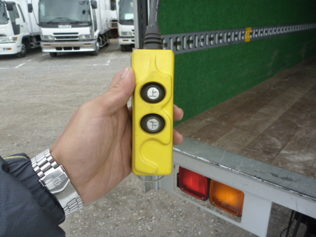 三菱ふそう バン車|中古トラックの販売・買取・査定のアイナビ