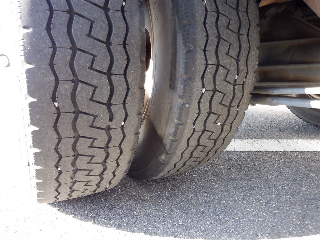 H28 キャンター 平ボディ P/G付 カスタムグレード ETC|中古トラックの販売・買取・査定のアイナビ