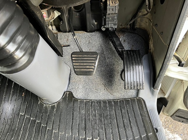 キャンター★4ナンバー★リアヒーター★5トン限定準中型免許★Wキャブ★|中古トラックの販売・買取・査定のアイナビ