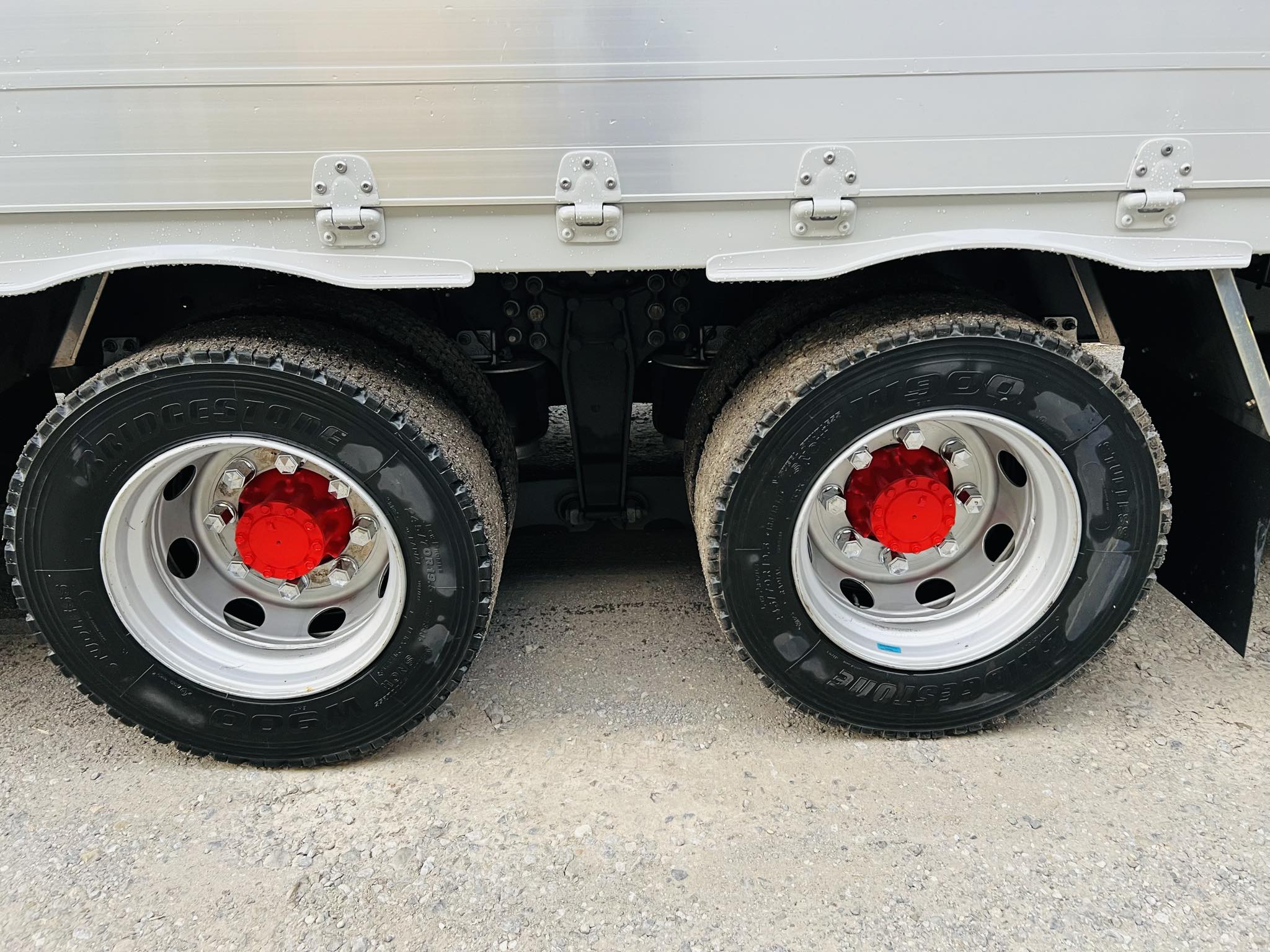 ギガ|中古トラックの販売・買取・査定のアイナビ