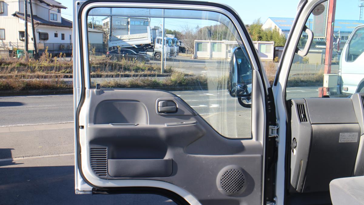 H25エルフ 平ボディー 3トン 垂直ゲート付|中古トラックの販売・買取・査定のアイナビ