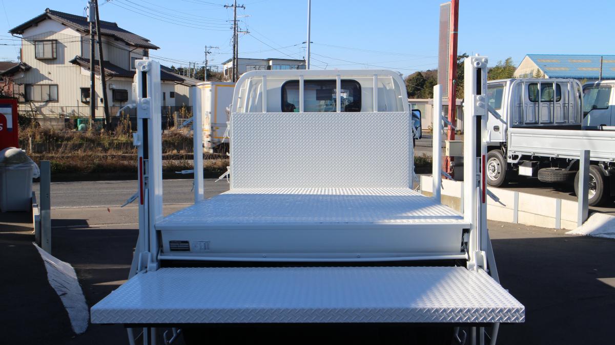 H25エルフ 平ボディー 3トン 垂直ゲート付|中古トラックの販売・買取・査定のアイナビ