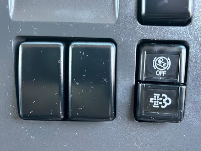 エルフ-30℃低温設定★ワイド×ロング★2室式・可動式仕切板★サイド扉|中古トラックの販売・買取・査定のアイナビ