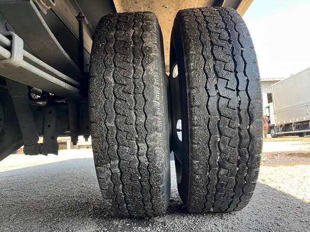 エルフ-30℃低温設定★ワイド×ロング★2室式・可動式仕切板★サイド扉|中古トラックの販売・買取・査定のアイナビ