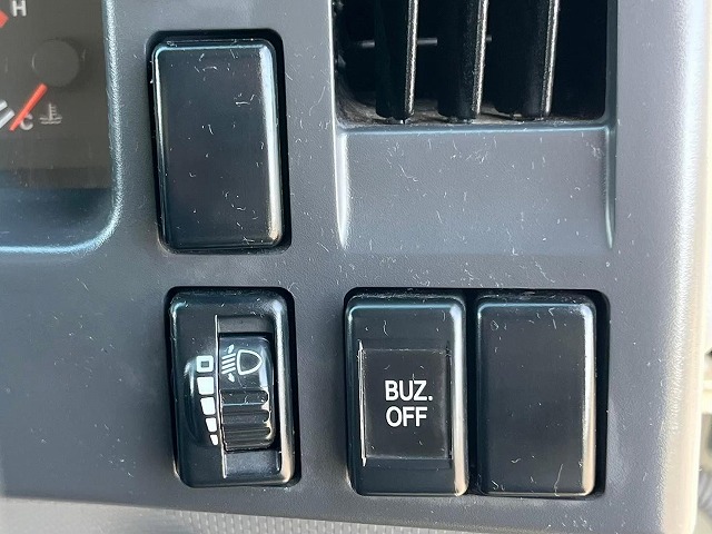 エルフ-30℃低温設定★ワイド×ロング★2室式・可動式仕切板★サイド扉|中古トラックの販売・買取・査定のアイナビ