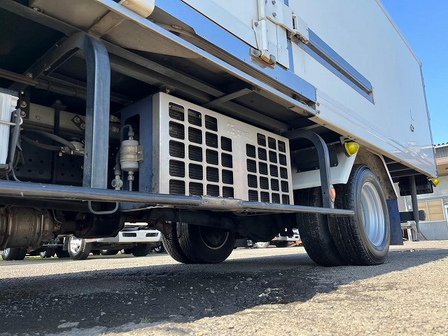 エルフ-30℃低温設定★ワイド×ロング★2室式・可動式仕切板★サイド扉|中古トラックの販売・買取・査定のアイナビ