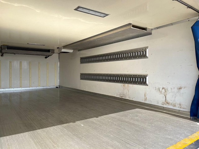 エルフ-30℃低温設定★ワイド×ロング★2室式・可動式仕切板★サイド扉|中古トラックの販売・買取・査定のアイナビ