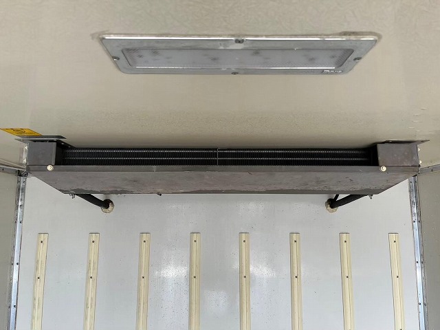 エルフ-30℃低温設定★ワイド×ロング★2室式・可動式仕切板★サイド扉|中古トラックの販売・買取・査定のアイナビ