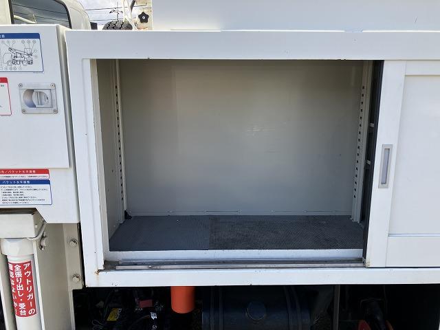 日野 特殊車両 デュトロ|中古トラックの販売・買取・査定のアイナビ