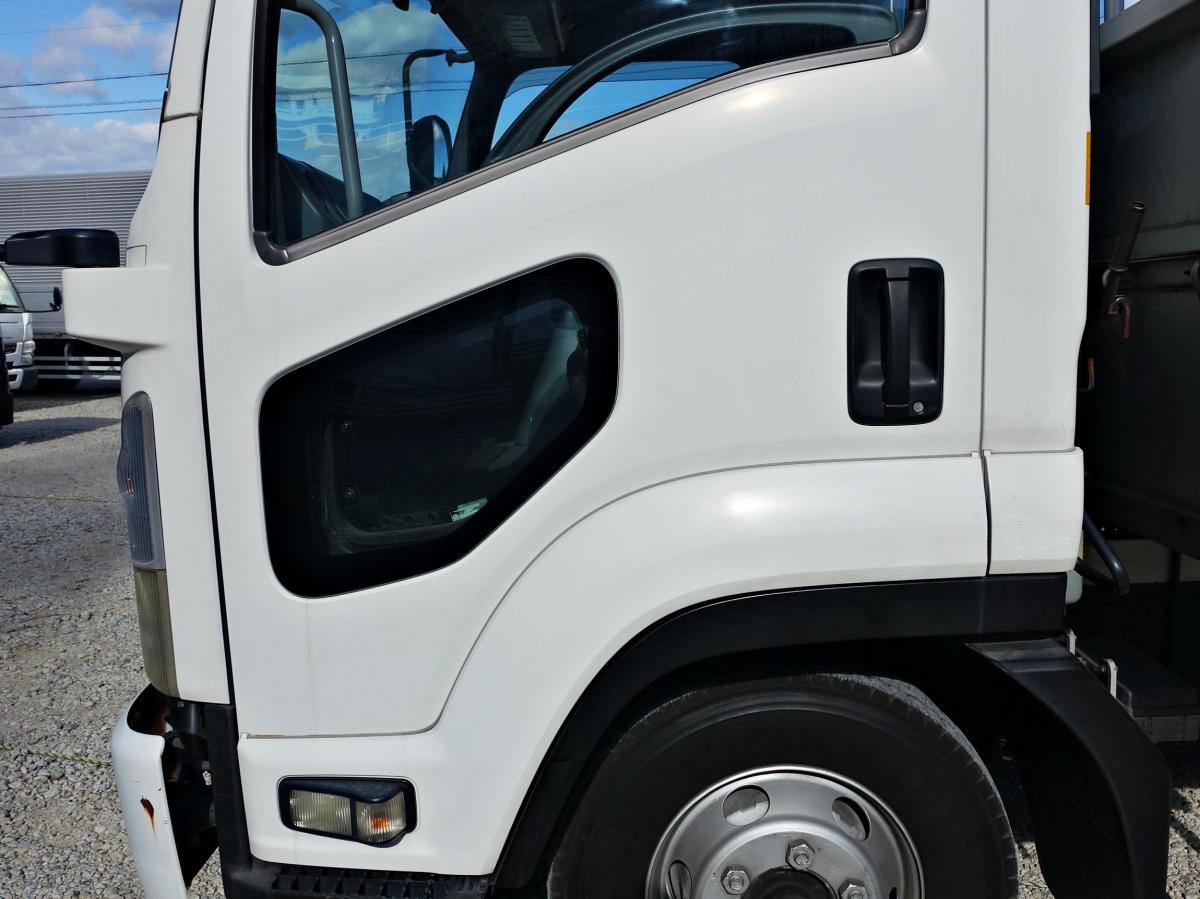 フォワード オートマ垂直パワーゲート700kgワイド平ボディー|中古トラックの販売・買取・査定のアイナビ