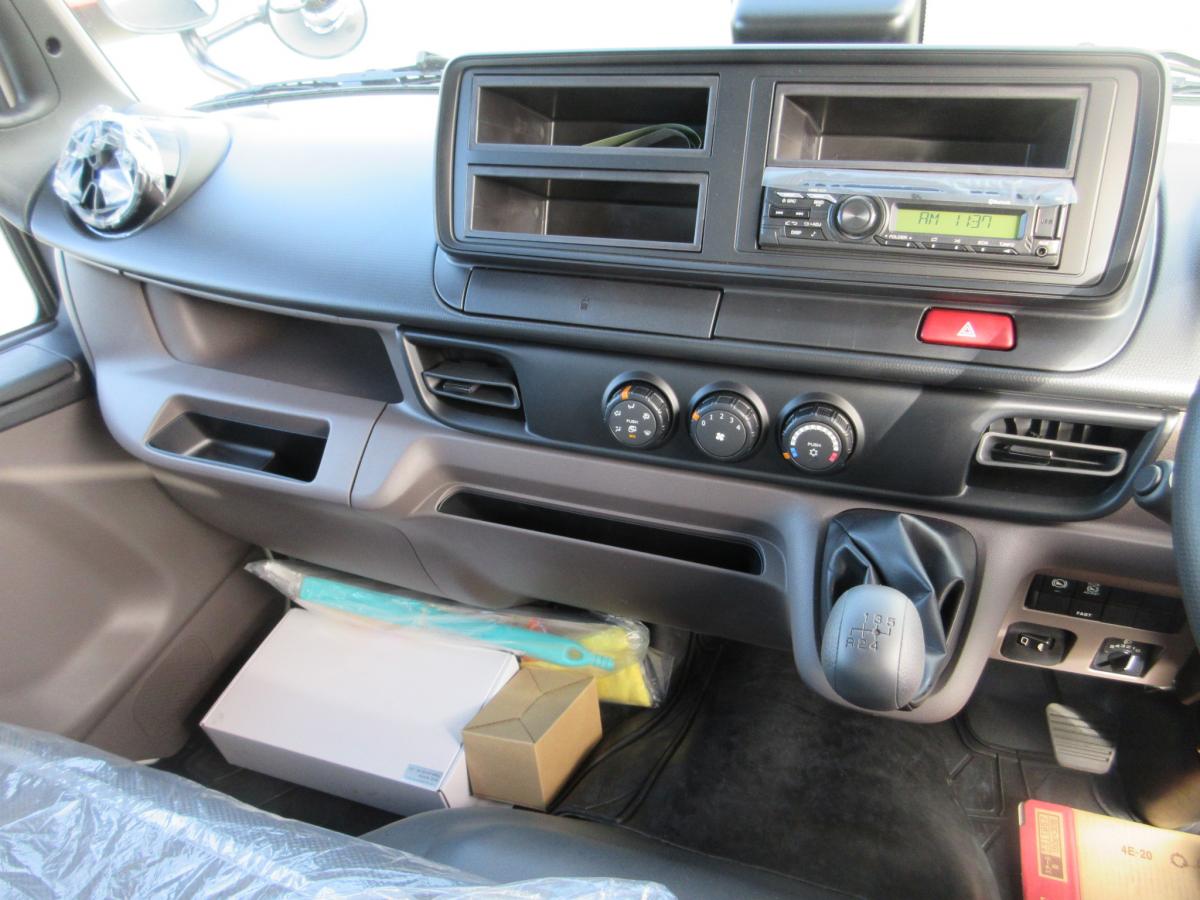 土砂禁深ダンプ 5トン未満 キャンター !!|中古トラックの販売・買取・査定のアイナビ