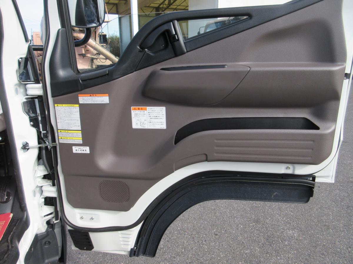 土砂禁深ダンプ 5トン未満 キャンター !!|中古トラックの販売・買取・査定のアイナビ