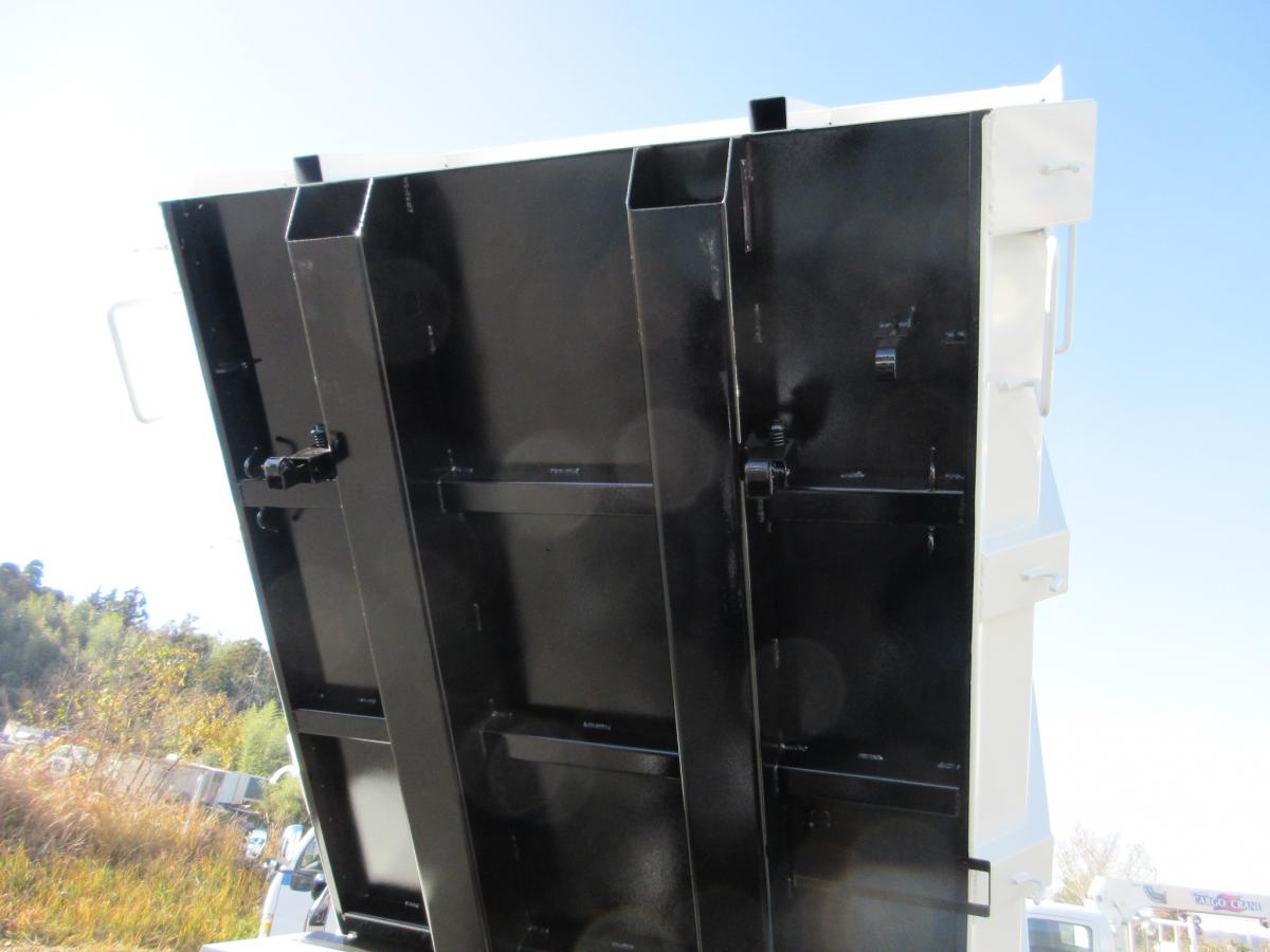 土砂禁深ダンプ 5トン未満 キャンター !!|中古トラックの販売・買取・査定のアイナビ