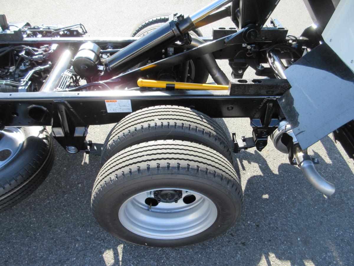 土砂禁深ダンプ 5トン未満 キャンター !!|中古トラックの販売・買取・査定のアイナビ