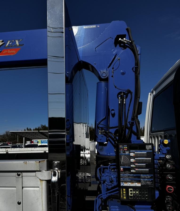 ファイター 三菱 低走行 タダノ5段フックイン2.9t吊 ラジコン付き|中古トラックの販売・買取・査定のアイナビ