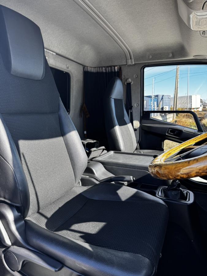 ファイター 三菱 低走行 タダノ5段フックイン2.9t吊 ラジコン付き|中古トラックの販売・買取・査定のアイナビ