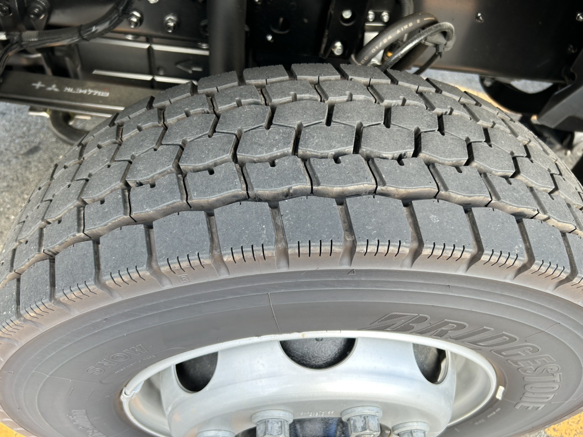 スーパーグレート 車検付☆未使用車積載13000Kgクレーン付平ボデ-|中古トラックの販売・買取・査定のアイナビ