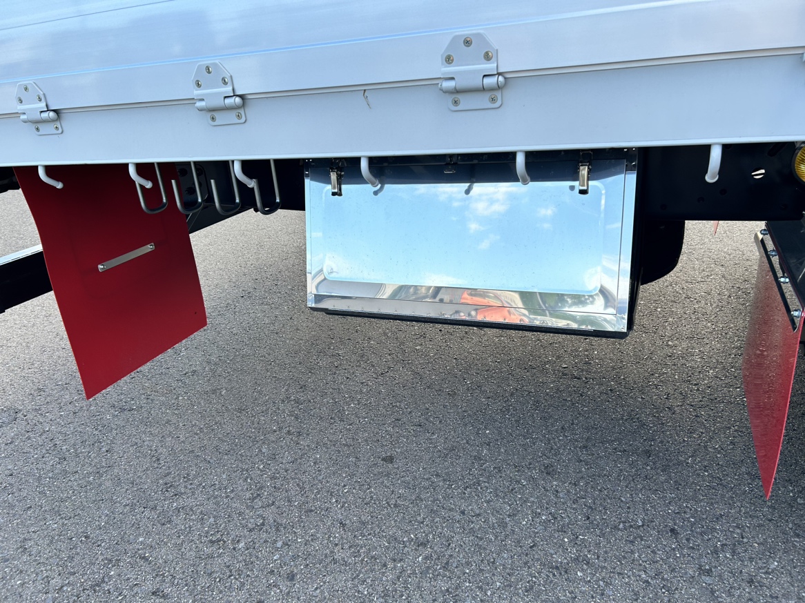 スーパーグレート 車検付☆未使用車積載13000Kgクレーン付平ボデ-|中古トラックの販売・買取・査定のアイナビ