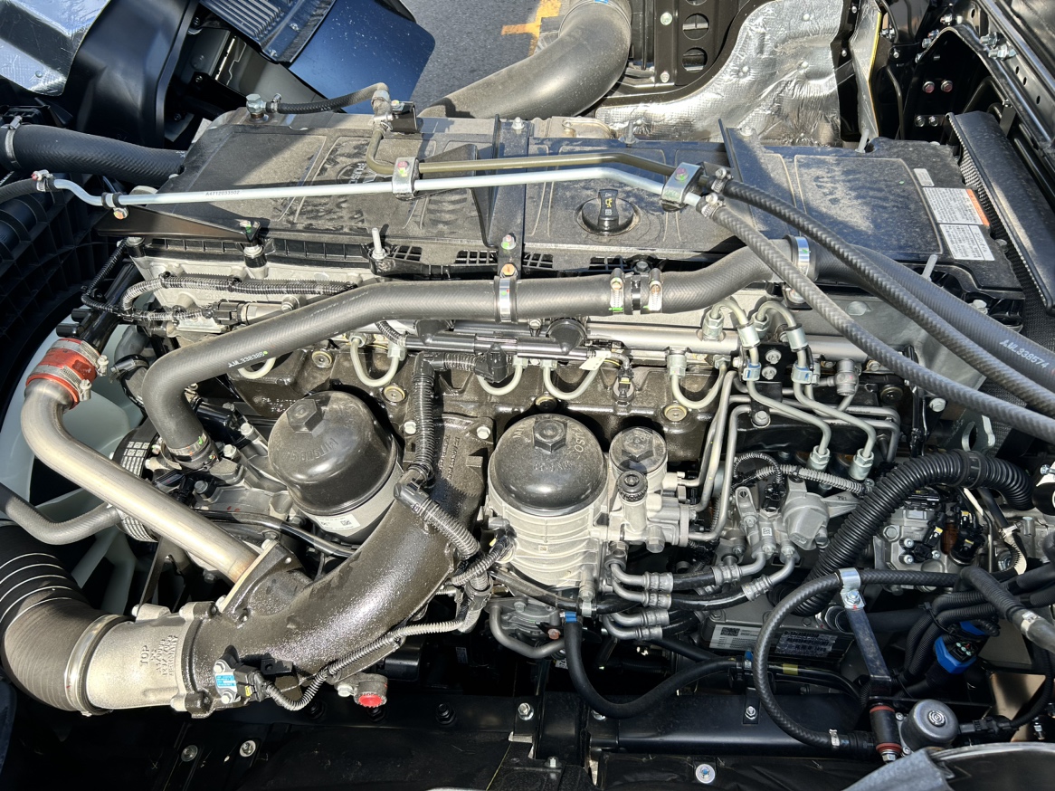 スーパーグレート 車検付☆未使用車積載13000Kgクレーン付平ボデ-|中古トラックの販売・買取・査定のアイナビ